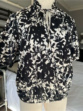 INC International Concepts Black and Cream Floral Tie-Neck Top, size large